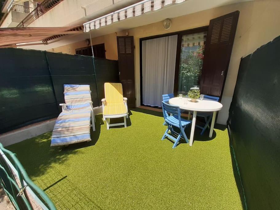 Appartamento T1 Rez De Jardin Avec Grande Terrasse - St Aygulf Fréjus