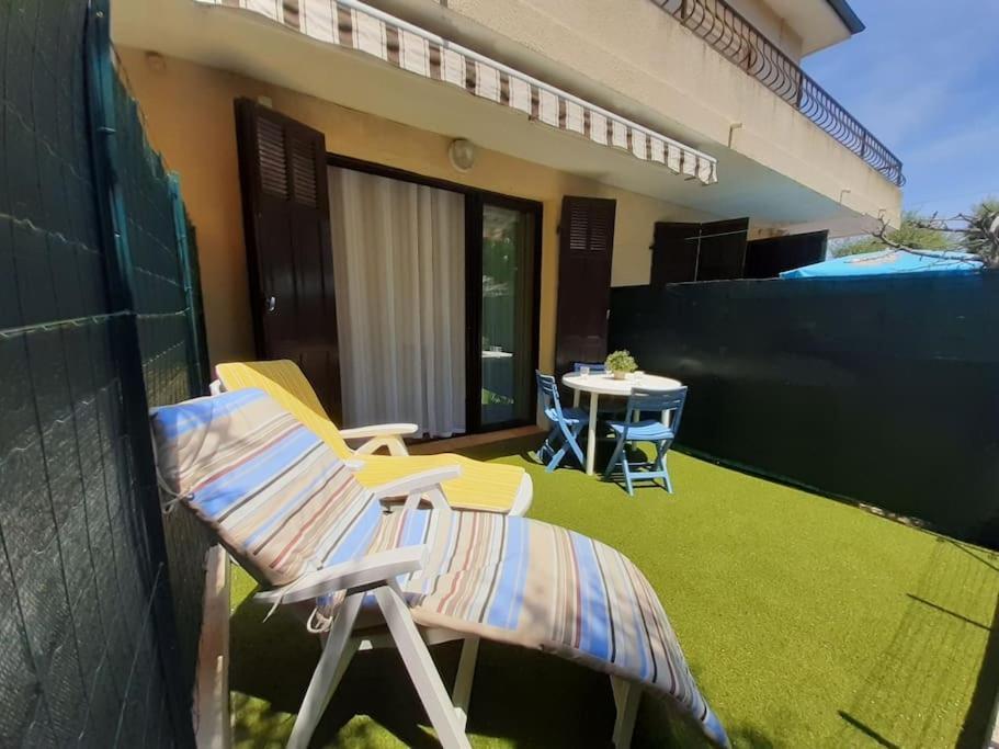 T1 Rez De Jardin Avec Grande Terrasse - St Aygulf Appartamento