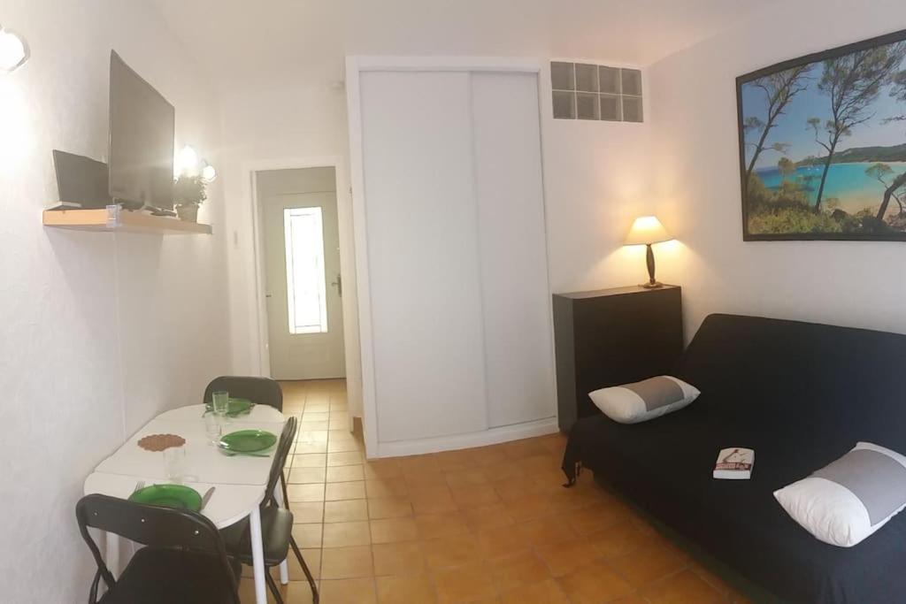 T1 Rez De Jardin Avec Grande Terrasse - St Aygulf * Fréjus